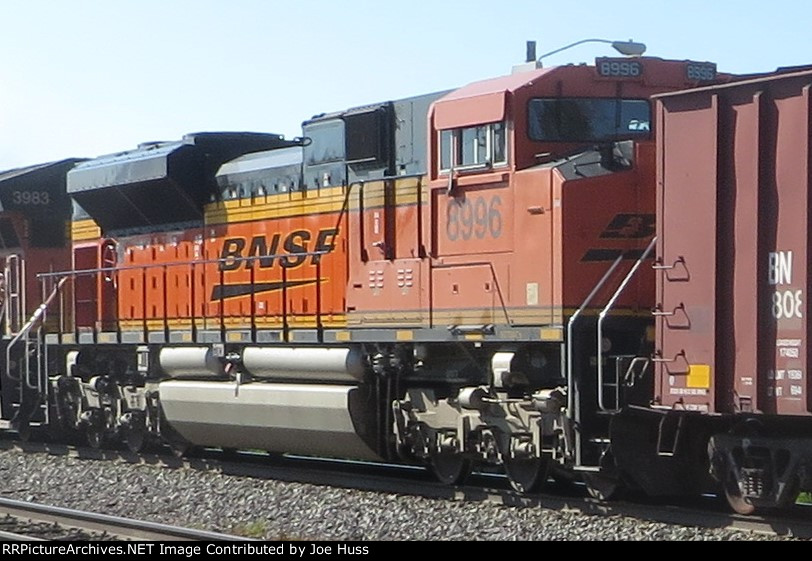 BNSF 8996